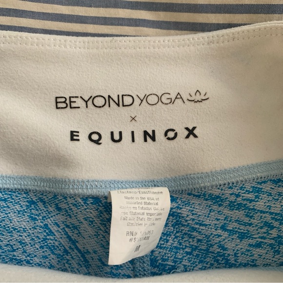 Beyond Yoga x Equinox women’s cropped leggings blue white size Medium - Picture 4 of 10
